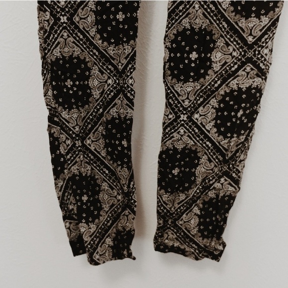 Black Printed Jumpsuit - Picture 4 of 4